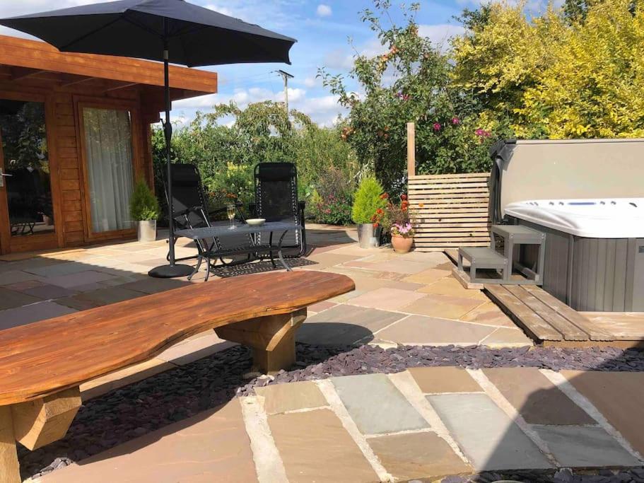 Willa Moors Wood Relaxing ,Tranquil Retreat With Hot Tub Chippenham  Zewnętrze zdjęcie